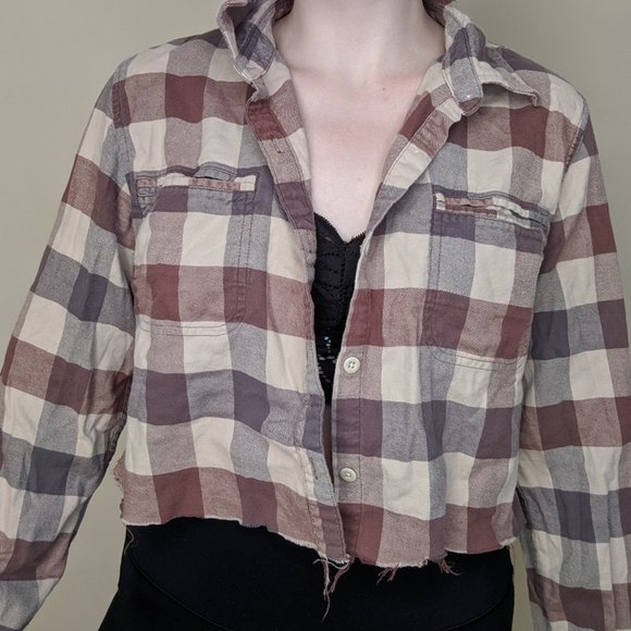 Oversize Cropped Plaid Button Up - Picture 1 of 4